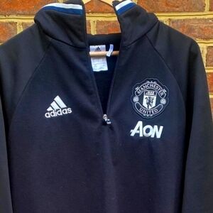 Adidas 1/4 zip black Manchester United Retro XL pullover. AON sponsorship.